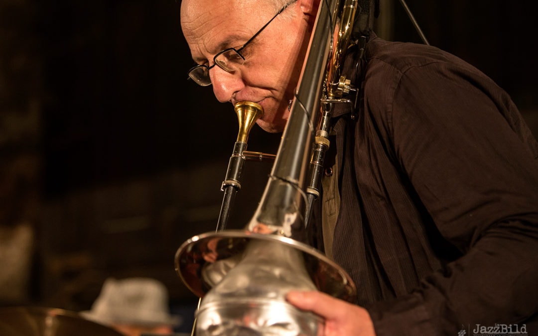 Yves Robert Trio (F), 2017